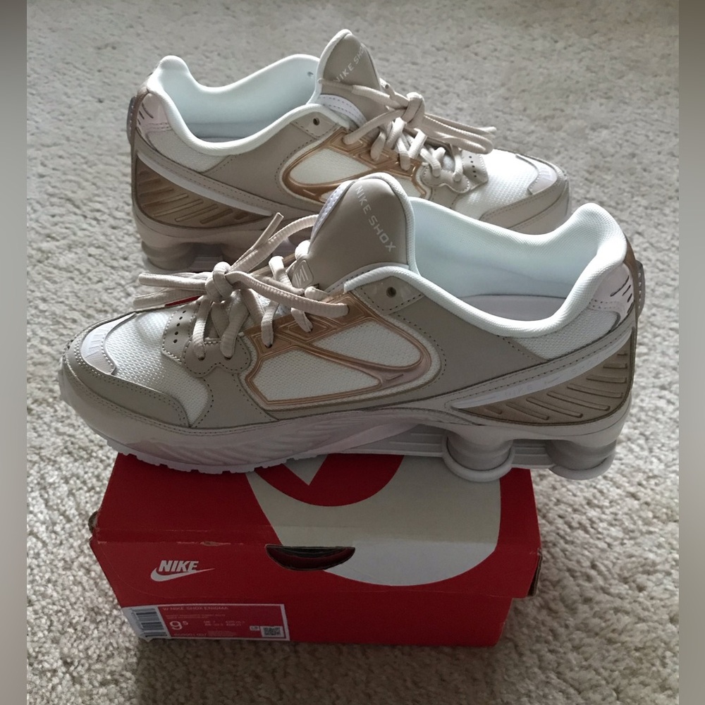 NIKE SHOX SHOCKS Enigma Desert Sand White Shoes
